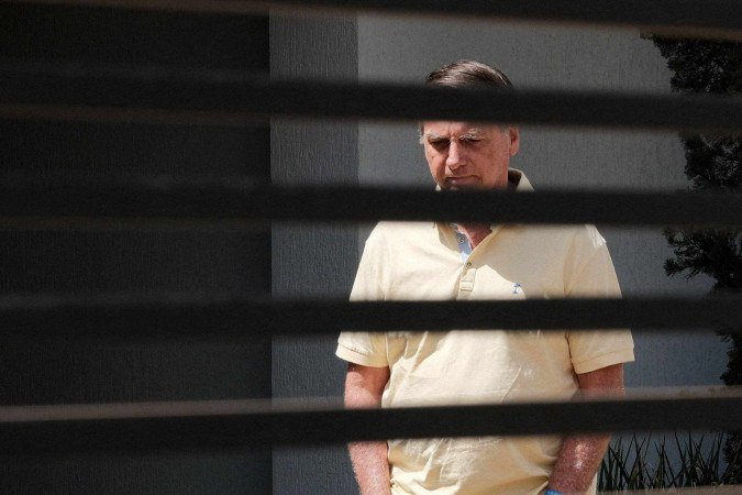 Jair Bolsonaro é preso preventivamente pela Polícia Federal -  (crédito: BBC Geral)