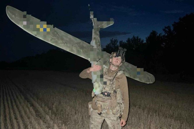 Dimko Zhluktenko, 24 anos, piloto de drones das Forças Armadas da Ucrânia, morador de Donetsk