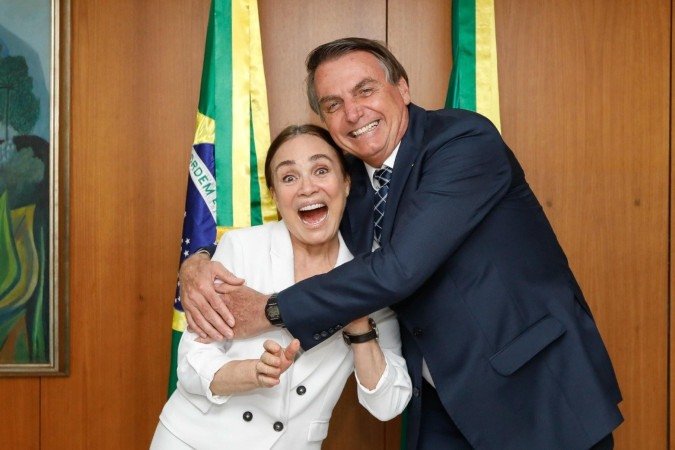 Regina Duarte e Jair Bolsonaro  -  (crédito: REDES SOCIAIS/REPRODUÇÃO)