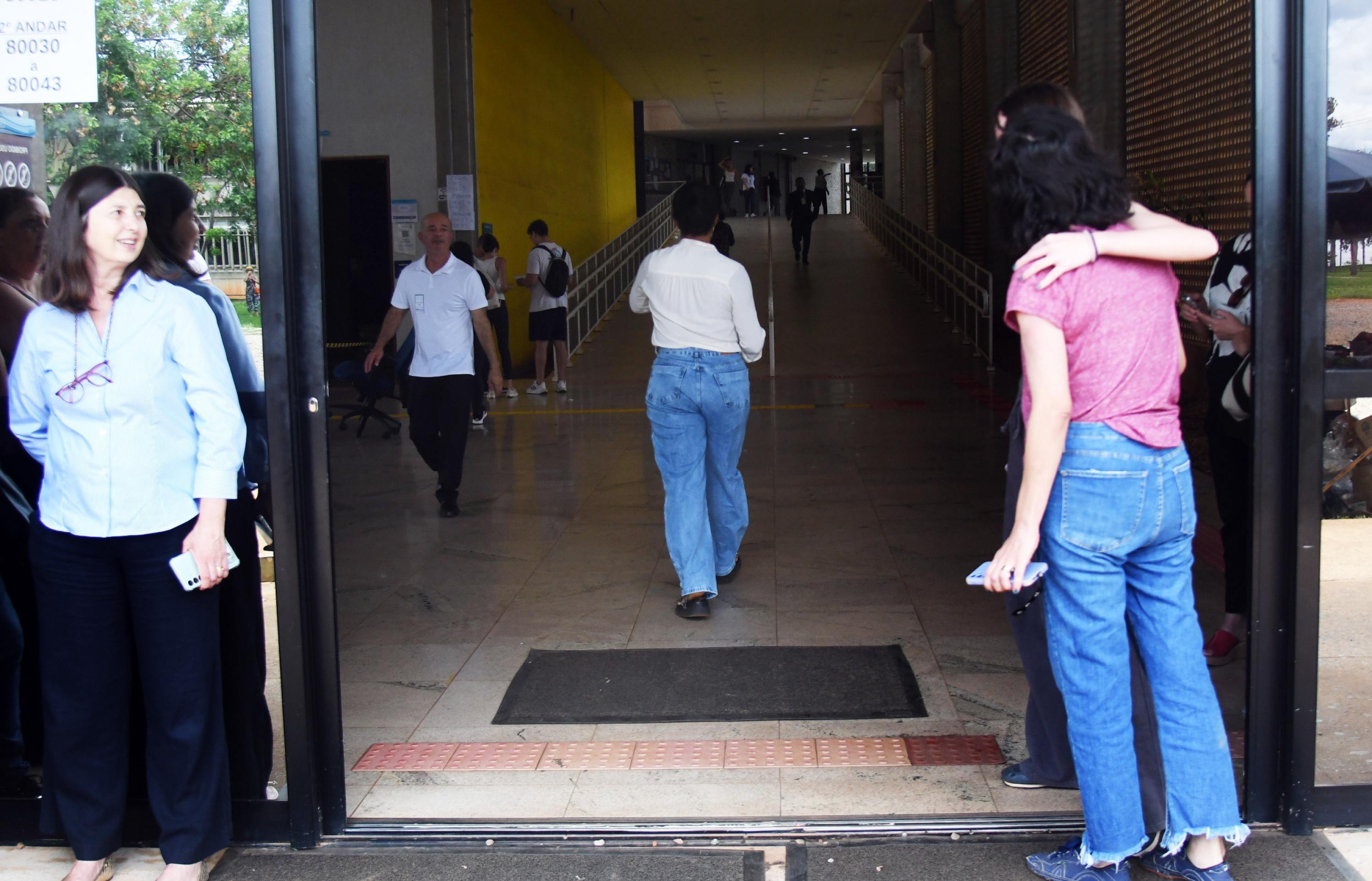 Relato pessoal na redação marca primeiro dia de provas da UnB