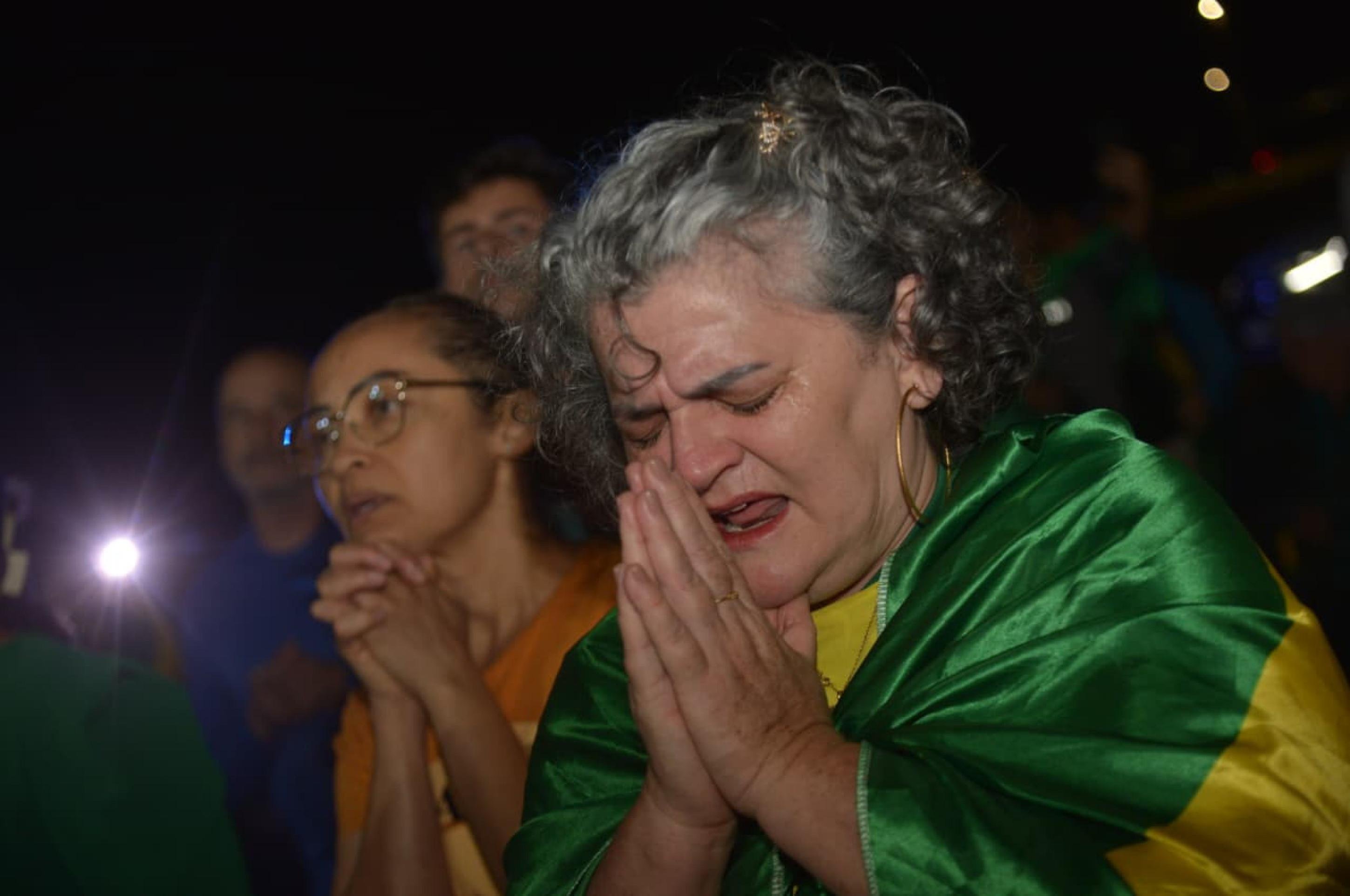 Vig&iacute;lia na noite deste s&aacute;bado (22/11), ap&oacute;s pris&atilde;o do ex-presidente Jair Bolsonaro (PL)