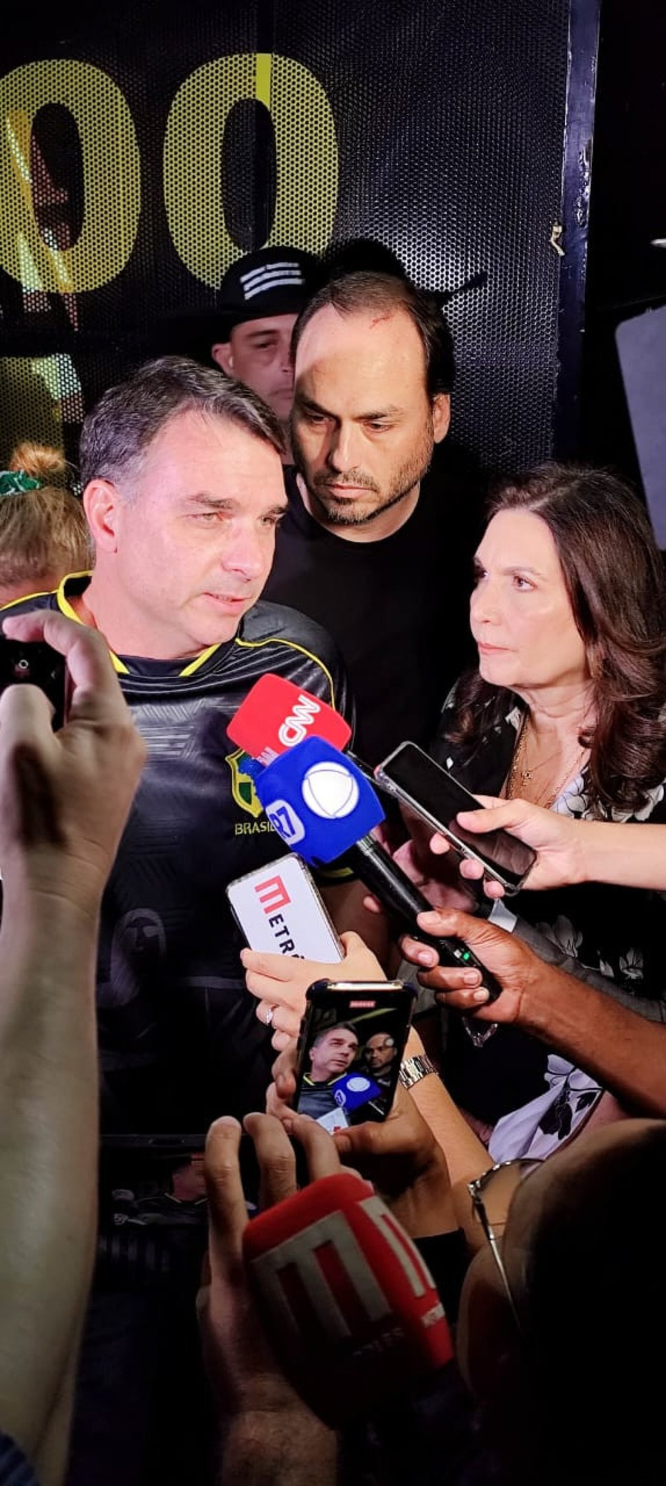 Vig&iacute;lia na noite deste s&aacute;bado (22/11), ap&oacute;s pris&atilde;o do ex-presidente Jair Bolsonaro (PL)