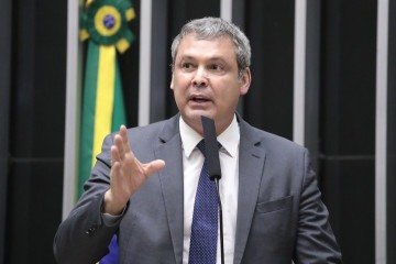 'Alô, Tarcísio! Estamos esperando um pronunciamento seu', postou Lindbergh - (crédito: Foto: Bruno Spada / Câmara dos Deputados) 'Alô, Tarcísio! Estamos esperando um pronunciamento seu', postou Lindbergh - (crédito: Foto: Bruno Spada / Câmara dos Deputados)