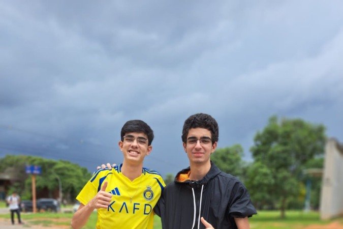 Os amigos Arthur Henrique e João Gabriel 