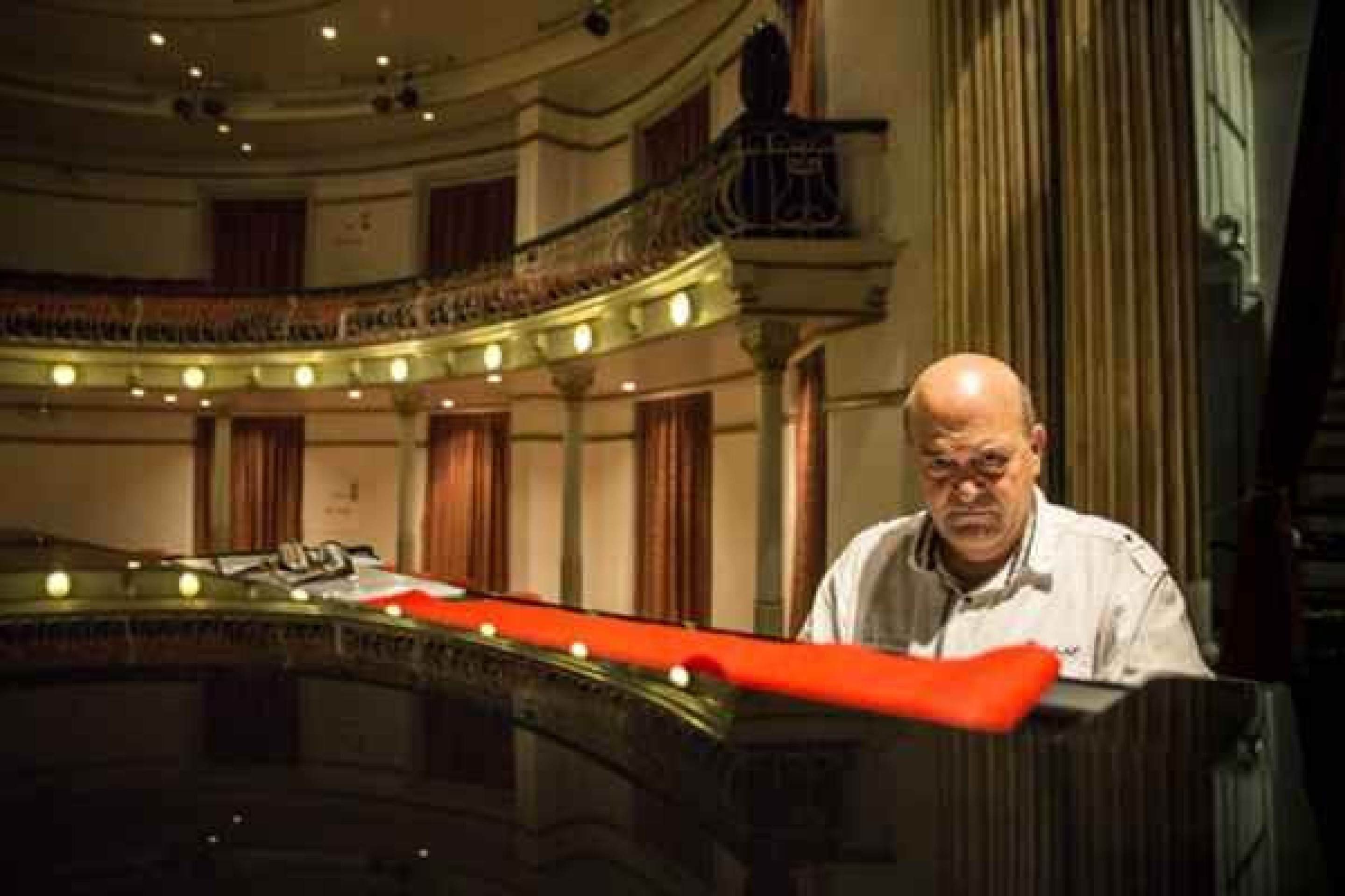 Pianista Adriano Jordão faz recital com repertório em homenagem às amizades