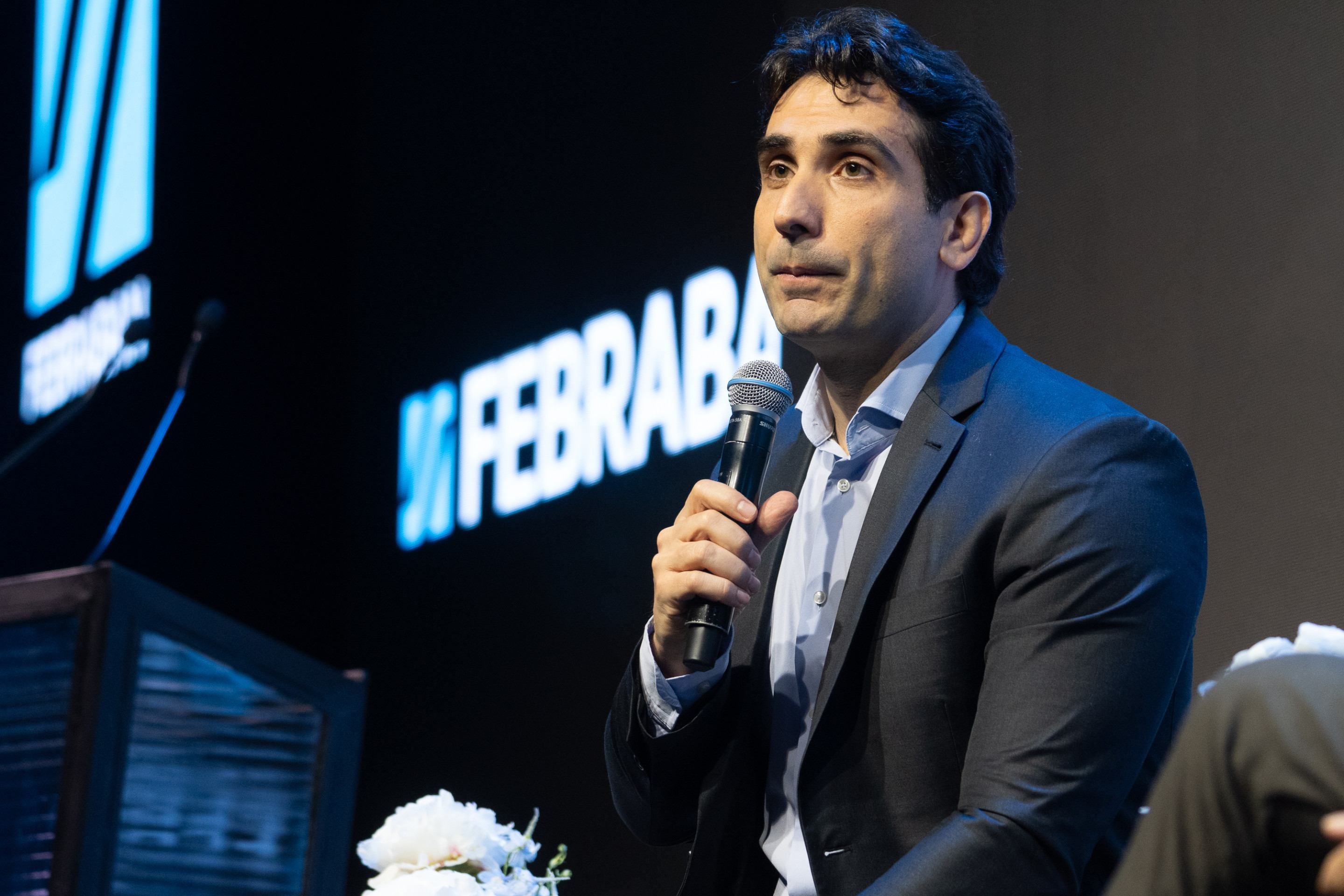 Presidente do BC reconhece problemas na supervisão do SFN