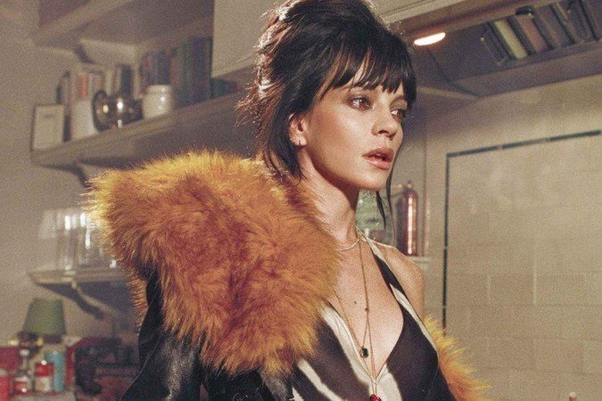 Lily Allen detalha estratégia para transar com famosos 