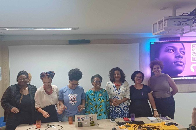 Comunicadoras e ativistas homenageadas durante o lançamento da Cartilha. -  (crédito: Reprodução)