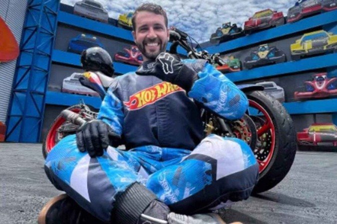 Quem era Lurrique Ferrari, piloto que morreu em apresentação no Beto Carrero World - (crédito: Tupi) Quem era Lurrique Ferrari, piloto que morreu em apresentação no Beto Carrero World - (crédito: Tupi)