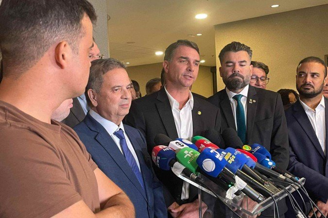 Flávio Bolsonaro descartou a possibilidade de aceitar dosimetria -  (crédito: Wal Lima/CB/Press)