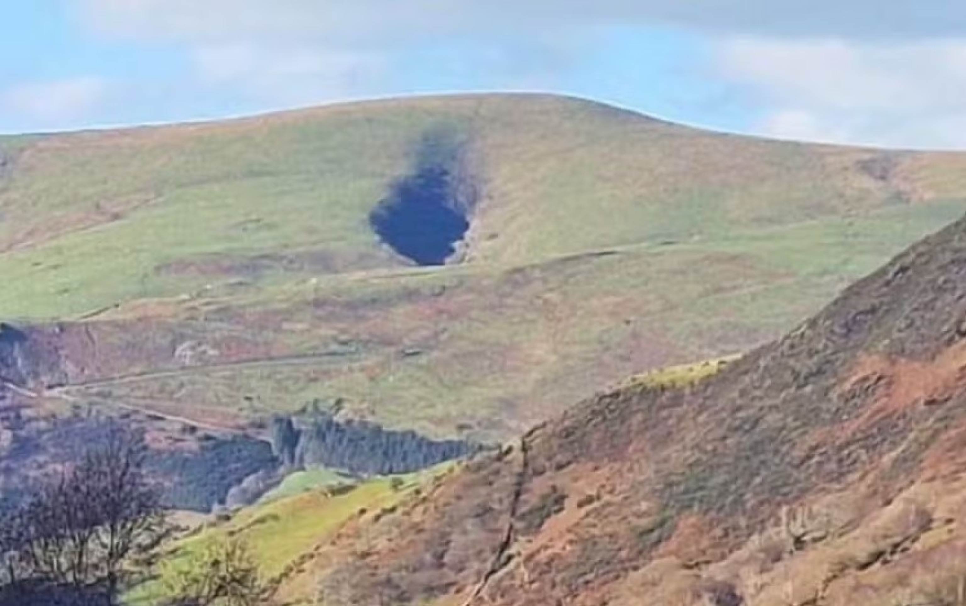 Imagem de suposto buraco causa mistério entre moradores do Reino Unido
