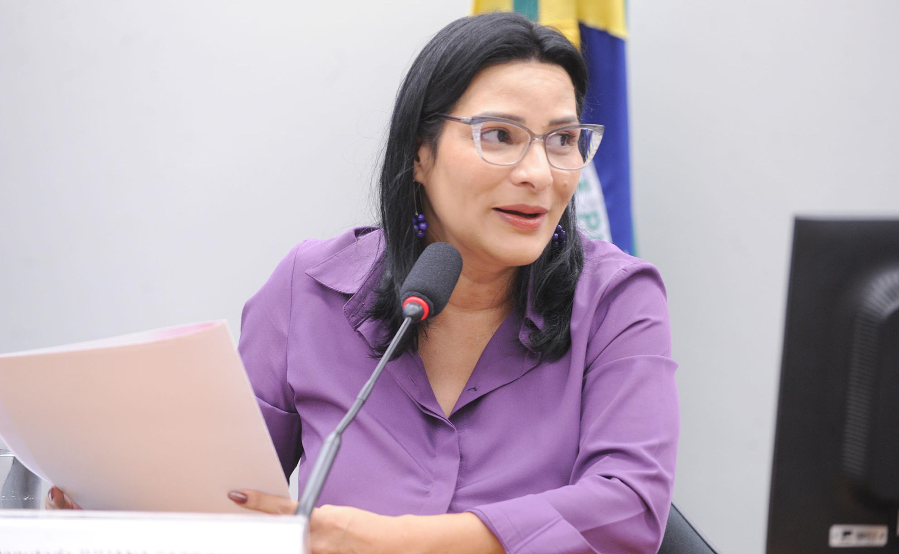 Câmara debate desafios de jovens negras no trabalho à véspera de marcha