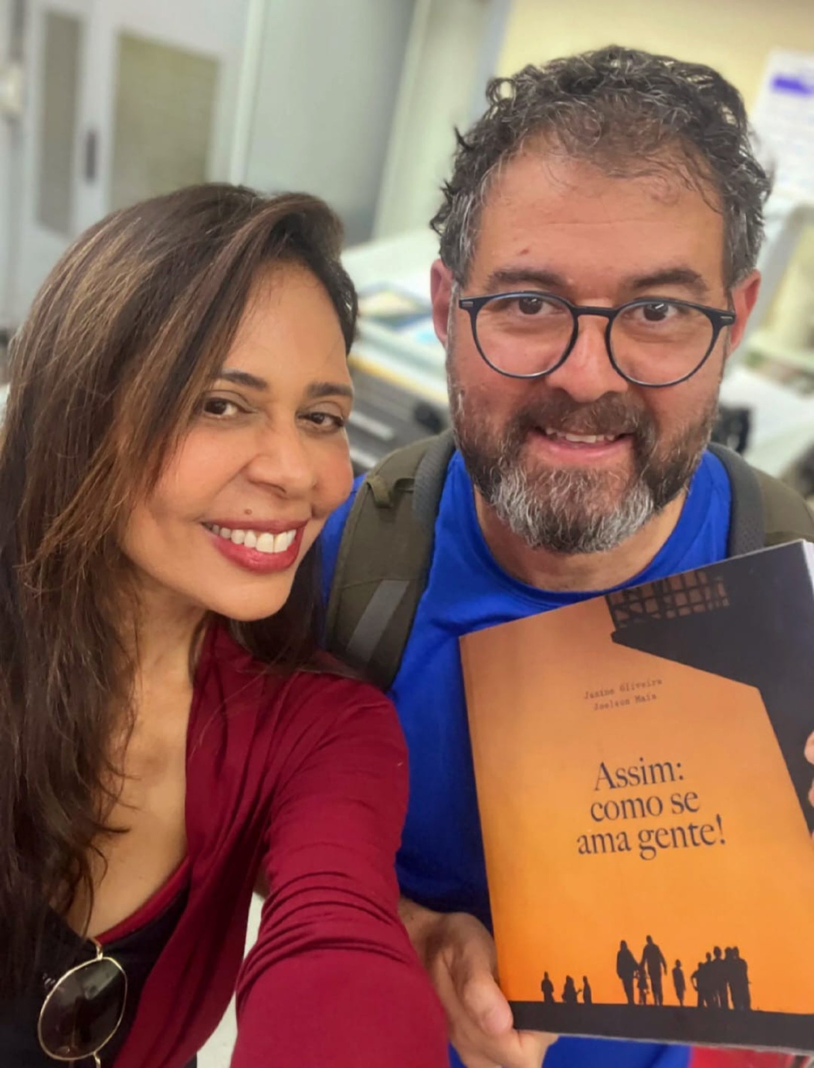 Novo livro de Janine Oliveira homenageia a capital