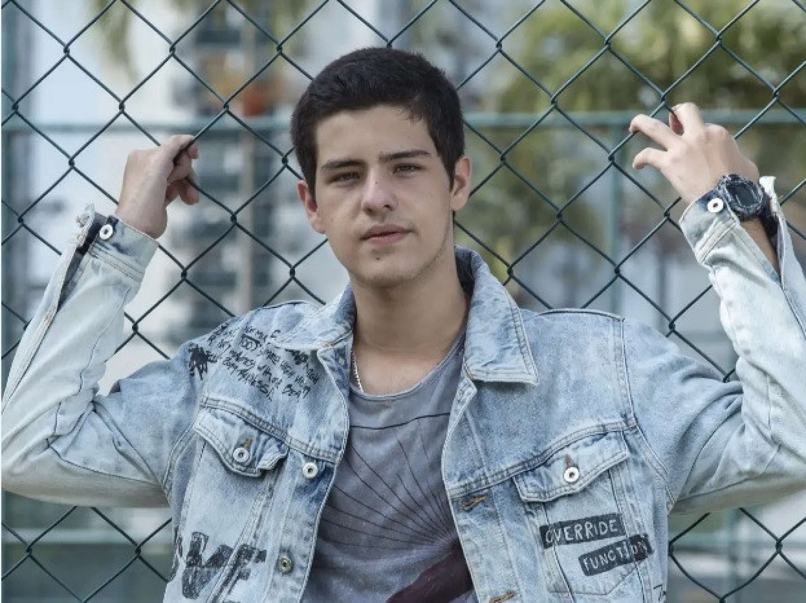 Paulo Mendes como Rogério em Os outros