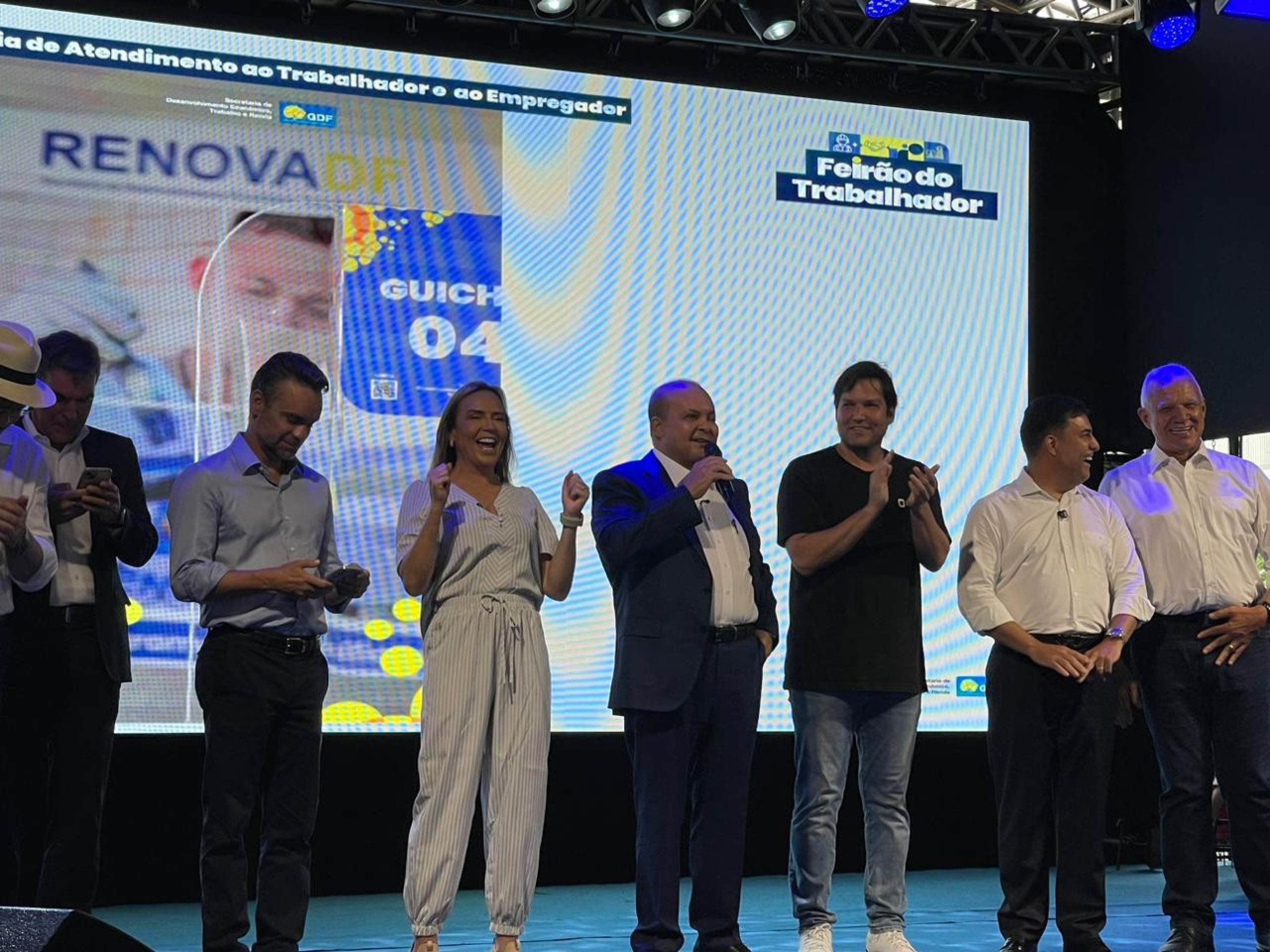 Feirão do Trabalhador é aberto com mais de 4 mil vagas de emprego