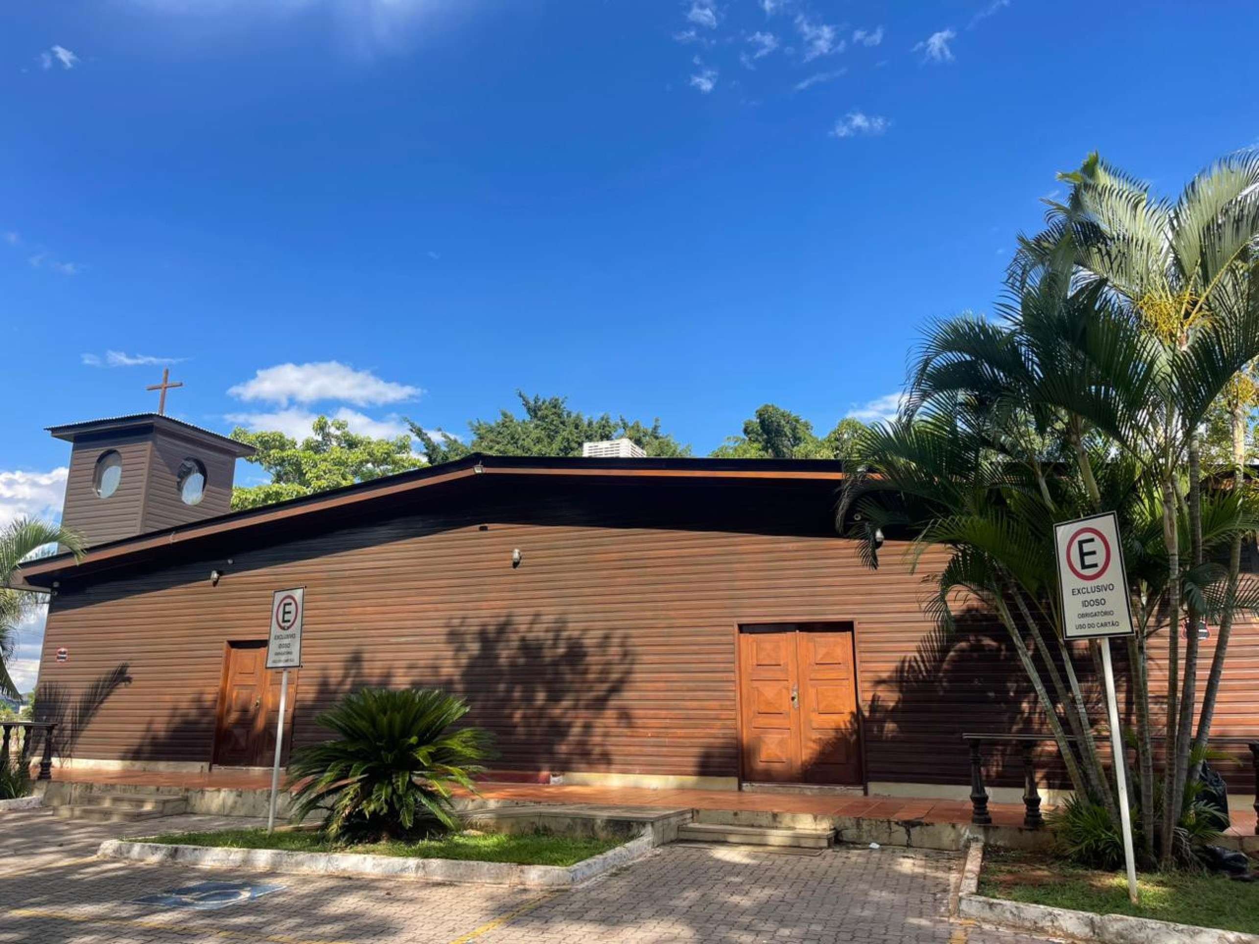 Reforma interna divide opiniões na igrejinha da Vila Planalto