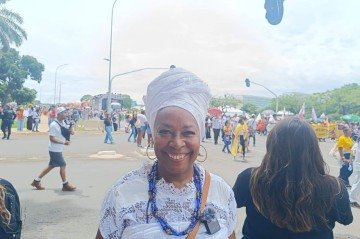 Maria de Lourdes Moraes, conhecida como mãe Lourdes, saiu de Sorocaba para participar da manifestação -  (crédito: Ana Carolina Alves)