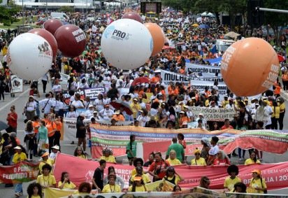  Na Esplanada, 300 mil pedem por reparação e bem-viver -  (crédito:  Marcelo Ferreira/CB/D.A Press) - Na Esplanada, 300 mil pedem por reparação e bem-viver -  (crédito:  Marcelo Ferreira/CB/D.A Press)