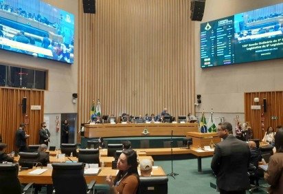 A LOA recebeu 17 votos favoráveis, 3 contrários e 3 ausências -  (crédito: Repórter Carlos Silva ) -A LOA recebeu 17 votos favoráveis, 3 contrários e 3 ausências -  (crédito: Repórter Carlos Silva )