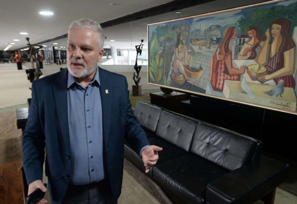  Minervino Júnior/CB