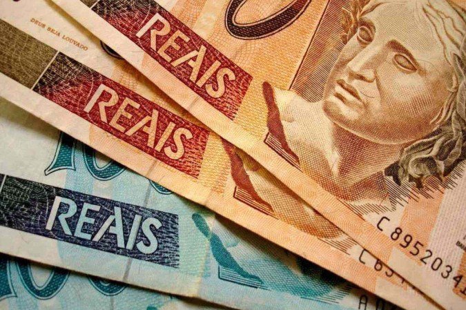 10% das pessoas com maior rendimento possuem 52% de toda a renda declarada no país