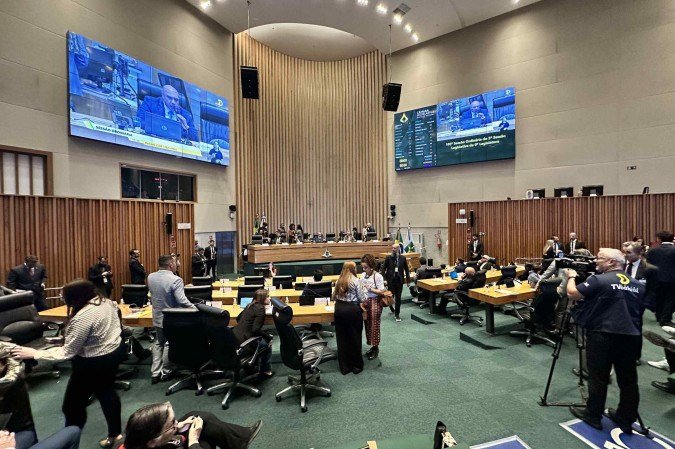 CLDF aprovou, por 16 votos a 6, o nome do novo presidente BRB -  (crédito: Mila Ferreira)