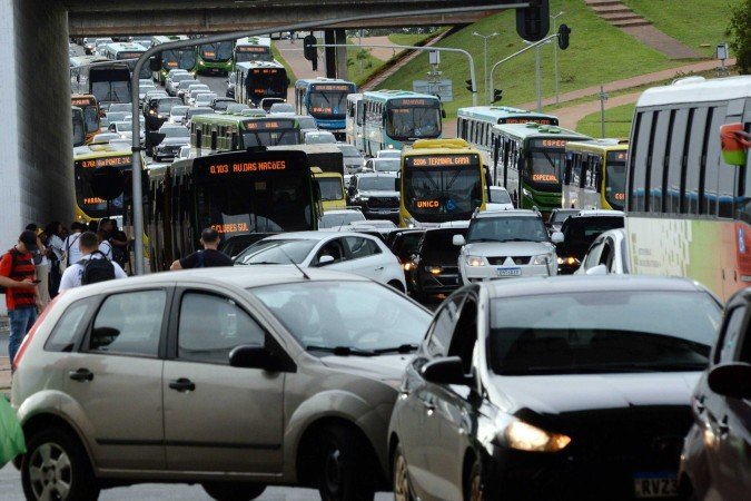 Vice-governadora diz que é preciso, primeiro, concluir sistemas metroviário e viário -  (crédito: Minervino Júnior/CB/D.A.Press)