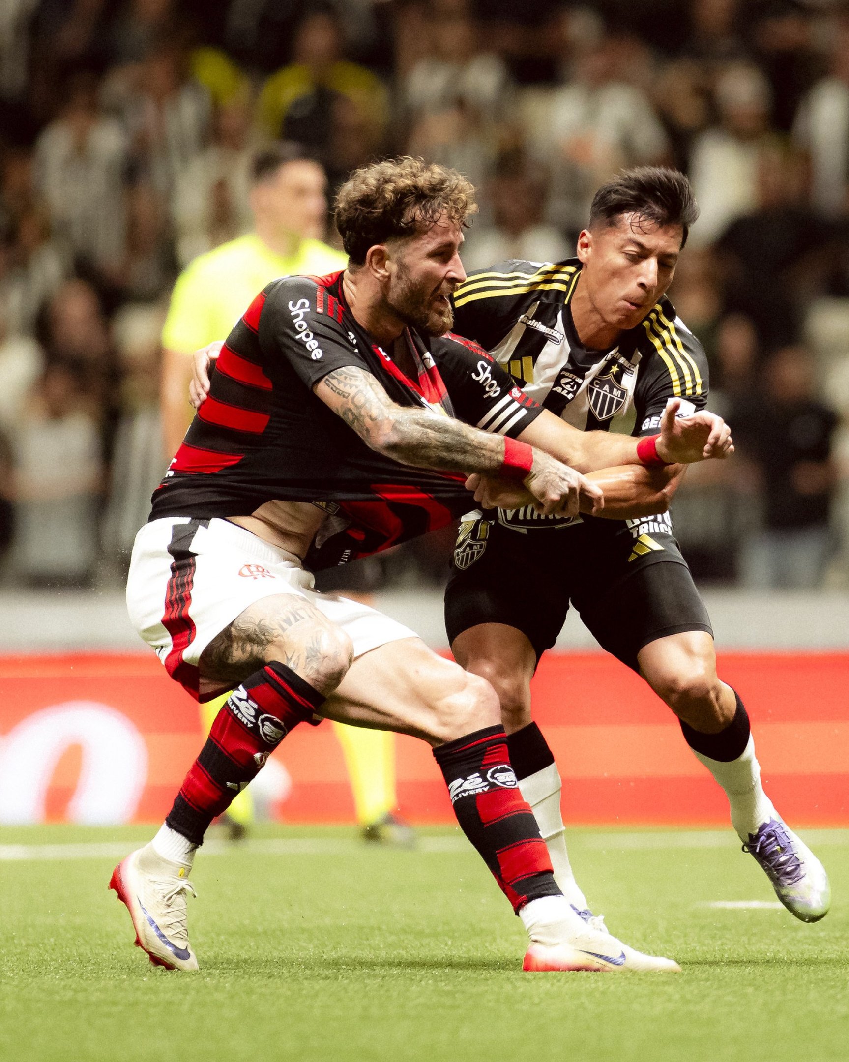 Flamengo empata no fim com o Atlético-MG e fica a uma vitória do título