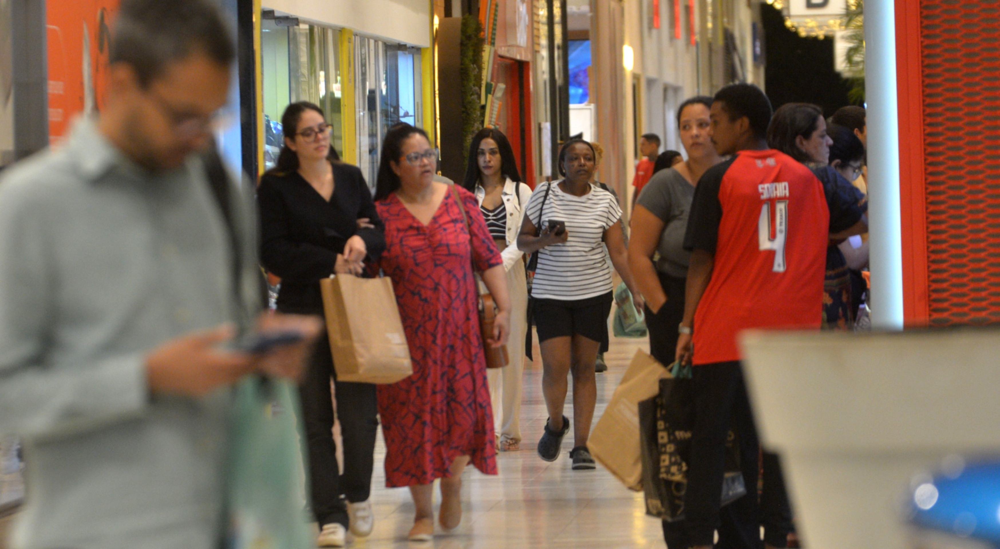 13º salário vai injetar R$ 10,5 bi no Distrito Federal