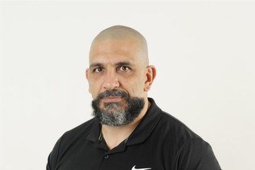 Gigante em cena, Miguel Nader relembra trabalhos em 30 anos de carreira