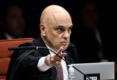O ministro Alexandre de Moraes durante sessão na Primeira Turma do Supremo Tribunal Federal (STF), que realiza o quinto dia de julgamento dos réus do Núcleo 1 da trama golpista, formado pelo ex-presidente Jair Bolsonaro e mais sete aliados -  (crédito: Marcelo Camargo / Agência Brasil) -O ministro Alexandre de Moraes durante sessão na Primeira Turma do Supremo Tribunal Federal (STF), que realiza o quinto dia de julgamento dos réus do Núcleo 1 da trama golpista, formado pelo ex-presidente Jair Bolsonaro e mais sete aliados -  (crédito: Marcelo Camargo / Agência Brasil)