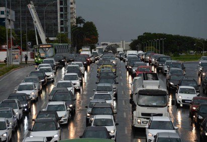 Segundo o governo, motoristas deixaram de gastar R$ 226 milhões, com renovação automática e gratuita. Benefício não é válido para condutores com mais de 70 anos  -  (crédito: Minervino Júnior/CB/D.A.Press) -Segundo o governo, motoristas deixaram de gastar R$ 226 milhões, com renovação automática e gratuita. Benefício não é válido para condutores com mais de 70 anos  -  (crédito: Minervino Júnior/CB/D.A.Press)