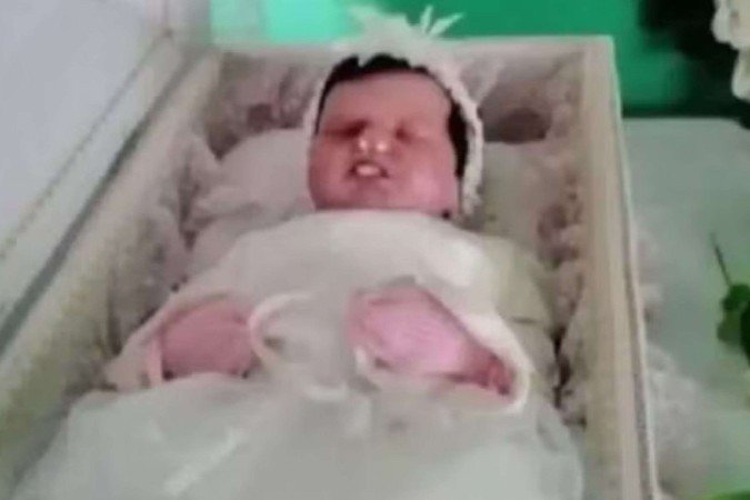 Tahira Edilka Montero era acusada de falsificar o velório da filha utilizando uma boneca -  (crédito: Reprodução/X)