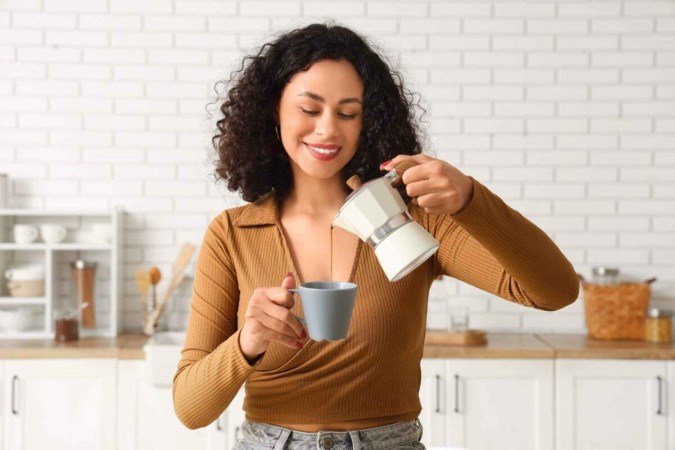 O consumo excessivo de café pode prejudicar a saúde (Imagem: Pixel-Shot | Shutterstock) -  (crédito: EdiCase)