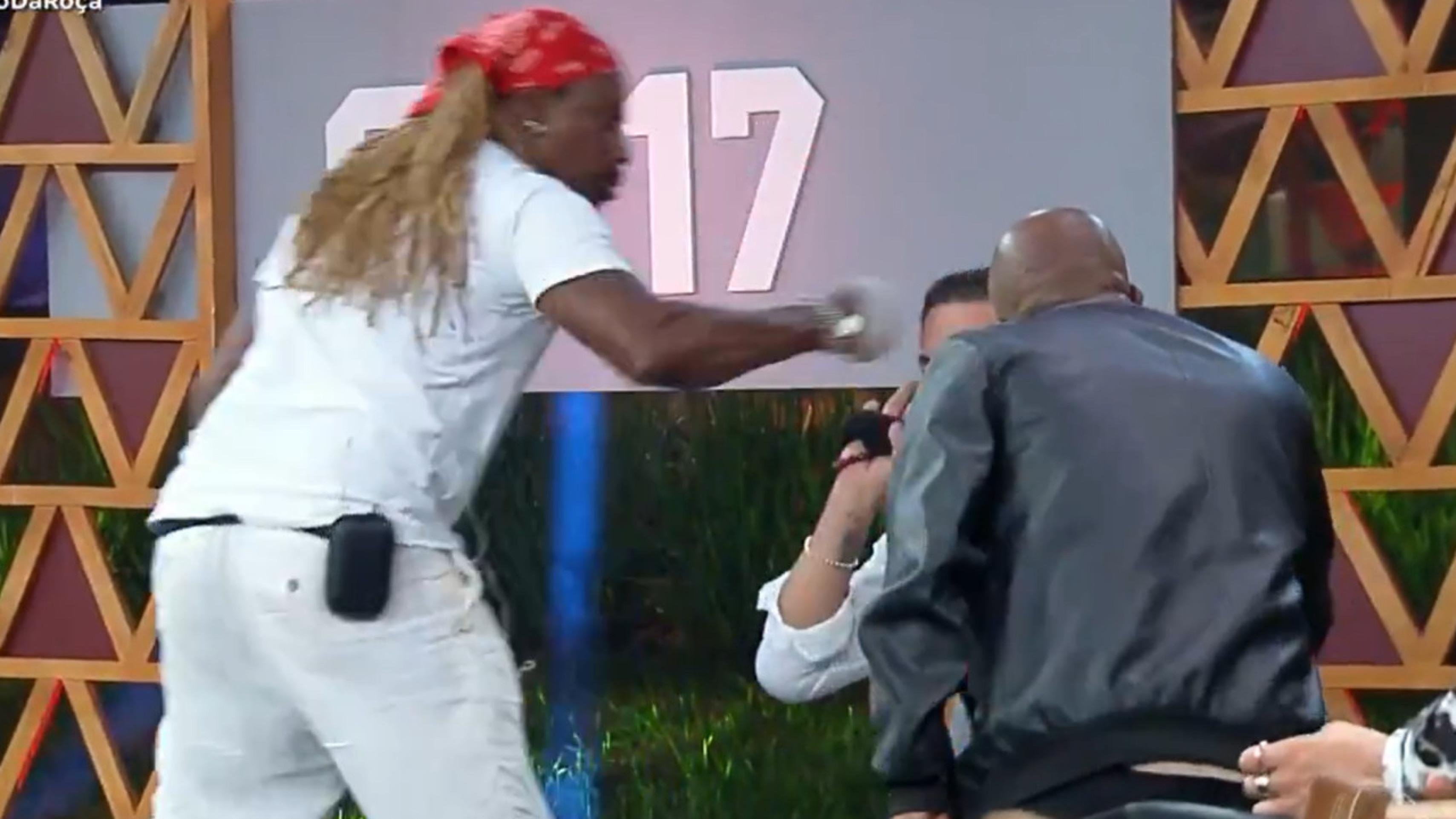 A Fazenda: Creo desfere soco contra pai de Viih Tube e é expulso ao vivo