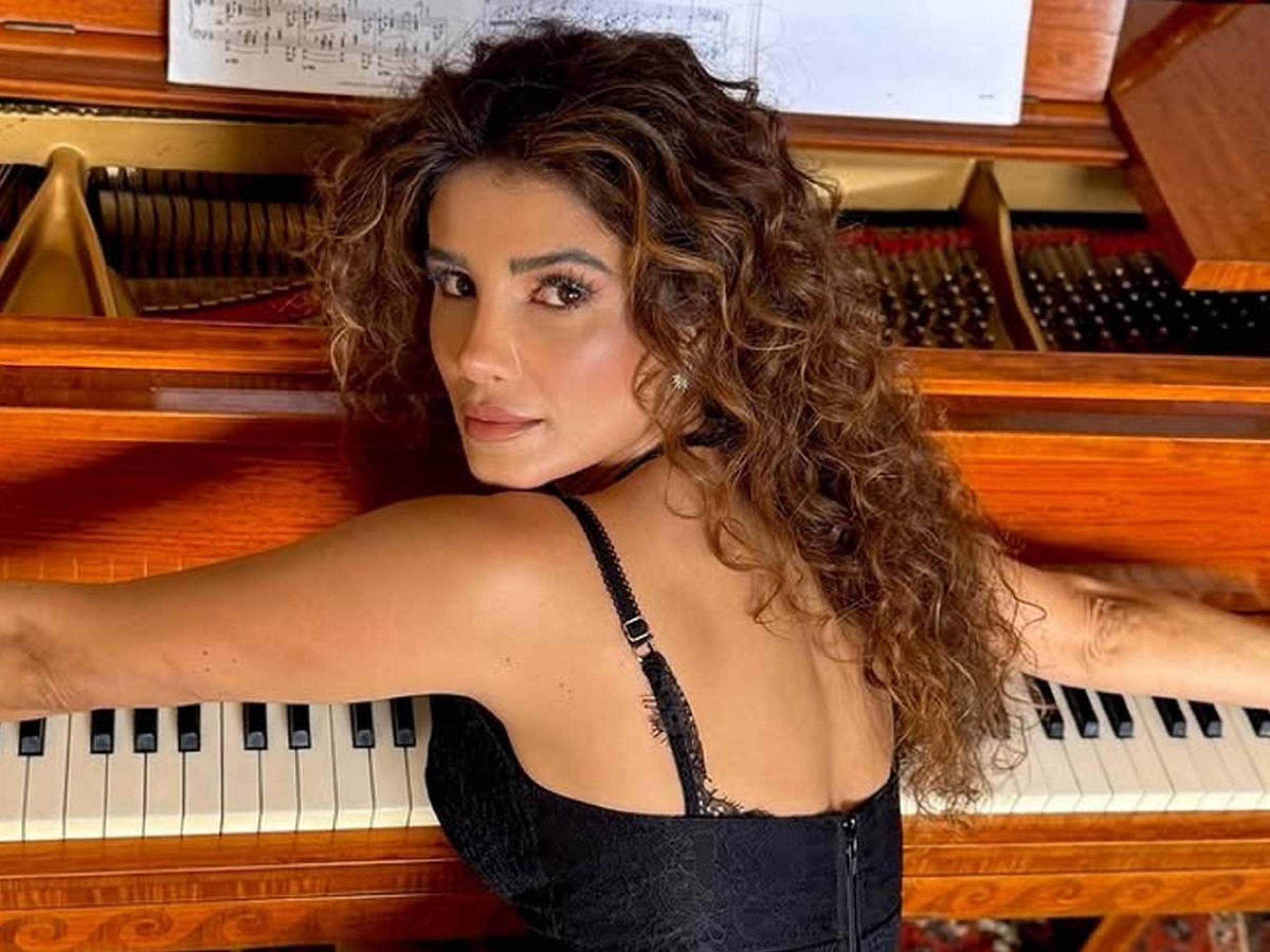 Paula Fernandes revela traição que inspirou releitura de hit de Adele