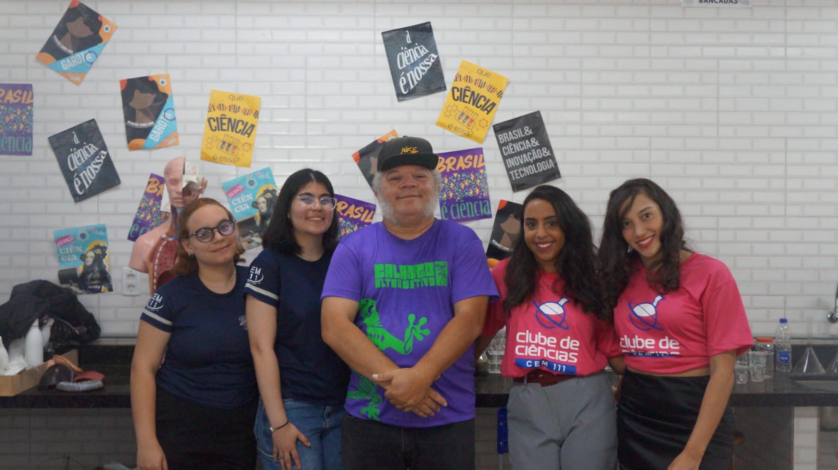 Do Recanto das Emas para o mundo: Clube de Ciências do DF chega à final de prêmio internacional