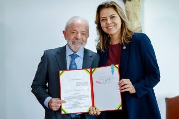 Projeto com sanção de Lula teve relatoria de Leila Barros (PDT-DF) -  (crédito: Ricardo Stuckert/Presidência da República)