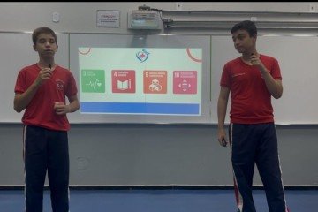 Alunos Lorenzo e Bernardo em apresenta&ccedil;&atilde;o no Col&eacute;gio Militar de Bras&iacute;lia