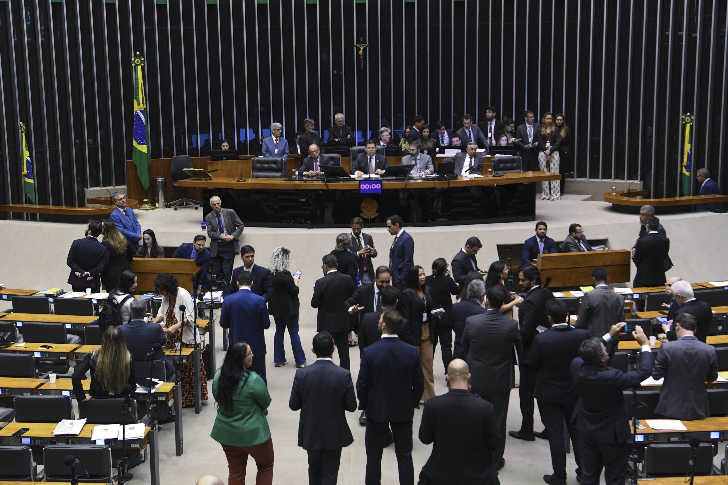 Votação da Lei de Diretrizes Orçamentárias é adiada no Congresso