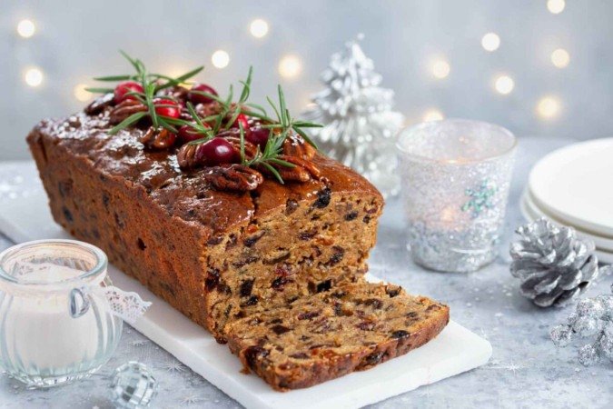 Bolo de Natal com frutas (Imagem: Anna Shepulova | Shutterstock) -  (crédito: EdiCase)