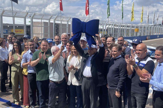 Ibaneis Rocha reabre oficialmente o Autódromo Internacional de Brasília -  (crédito: Davi Cruz/CB/D.A Press)