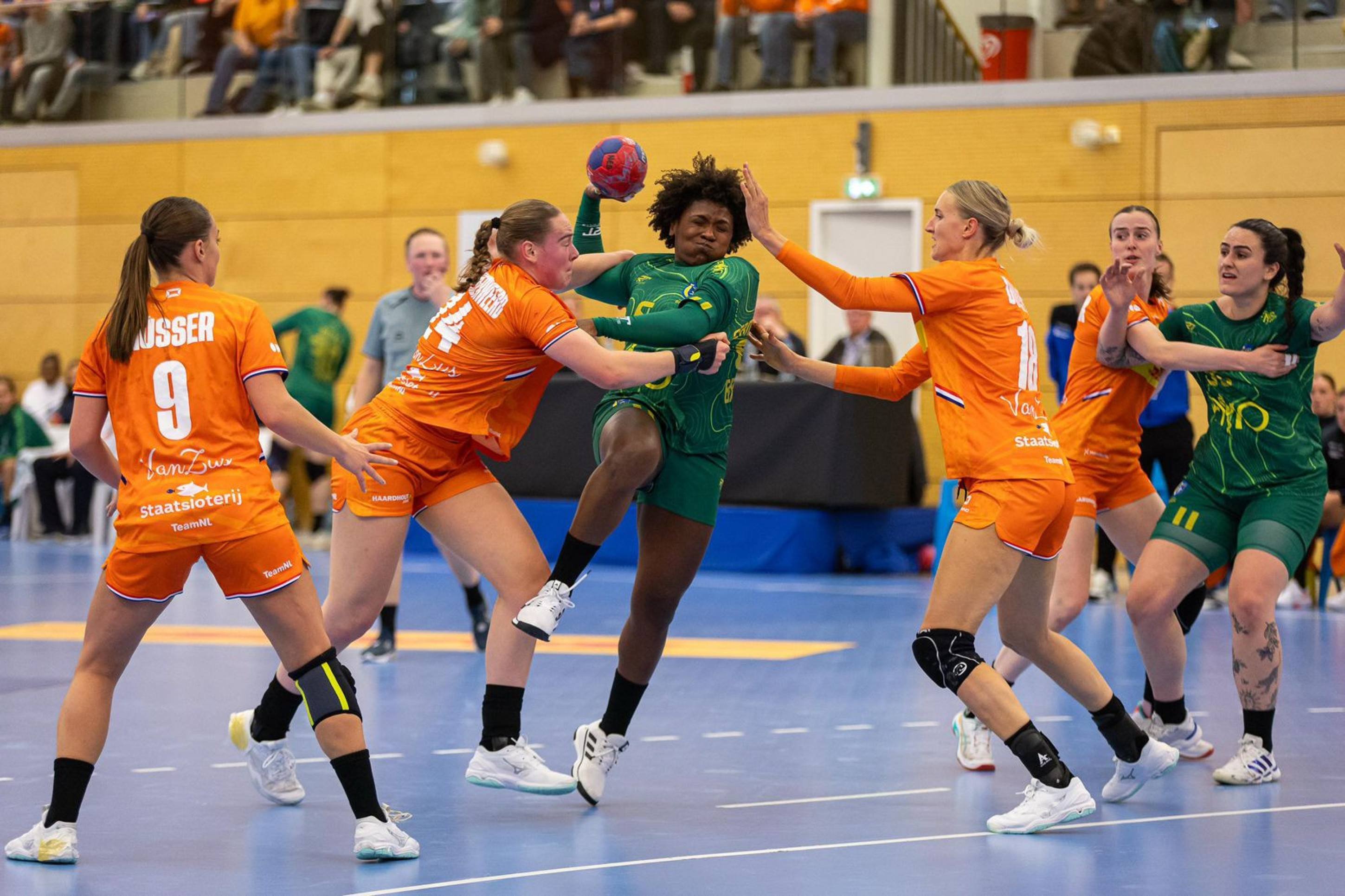 Mundial Feminino de Handebol: Brasil inicia caça ao bi contra Cuba