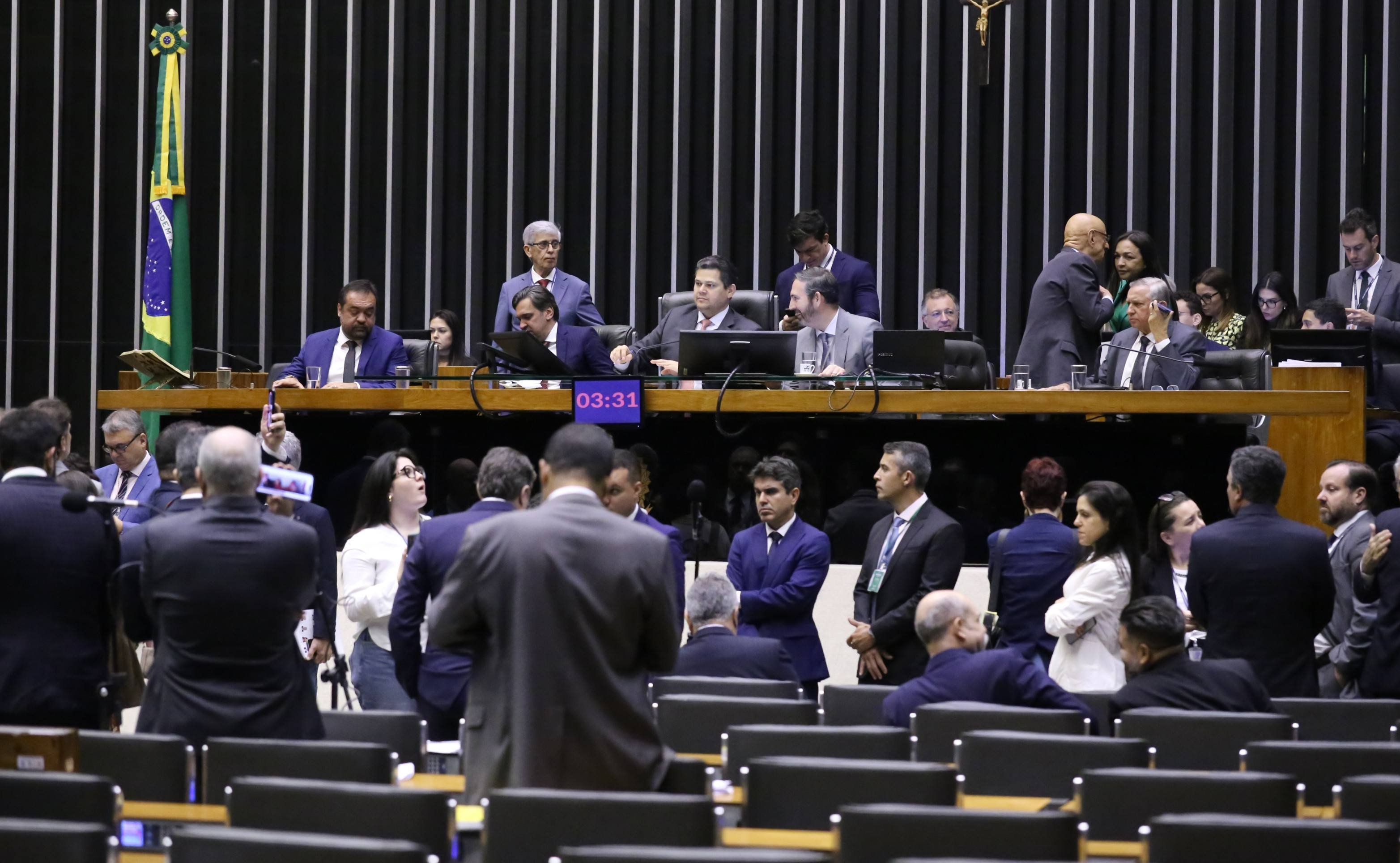Congresso e governo selam entendimento e mantém vetos do Propag