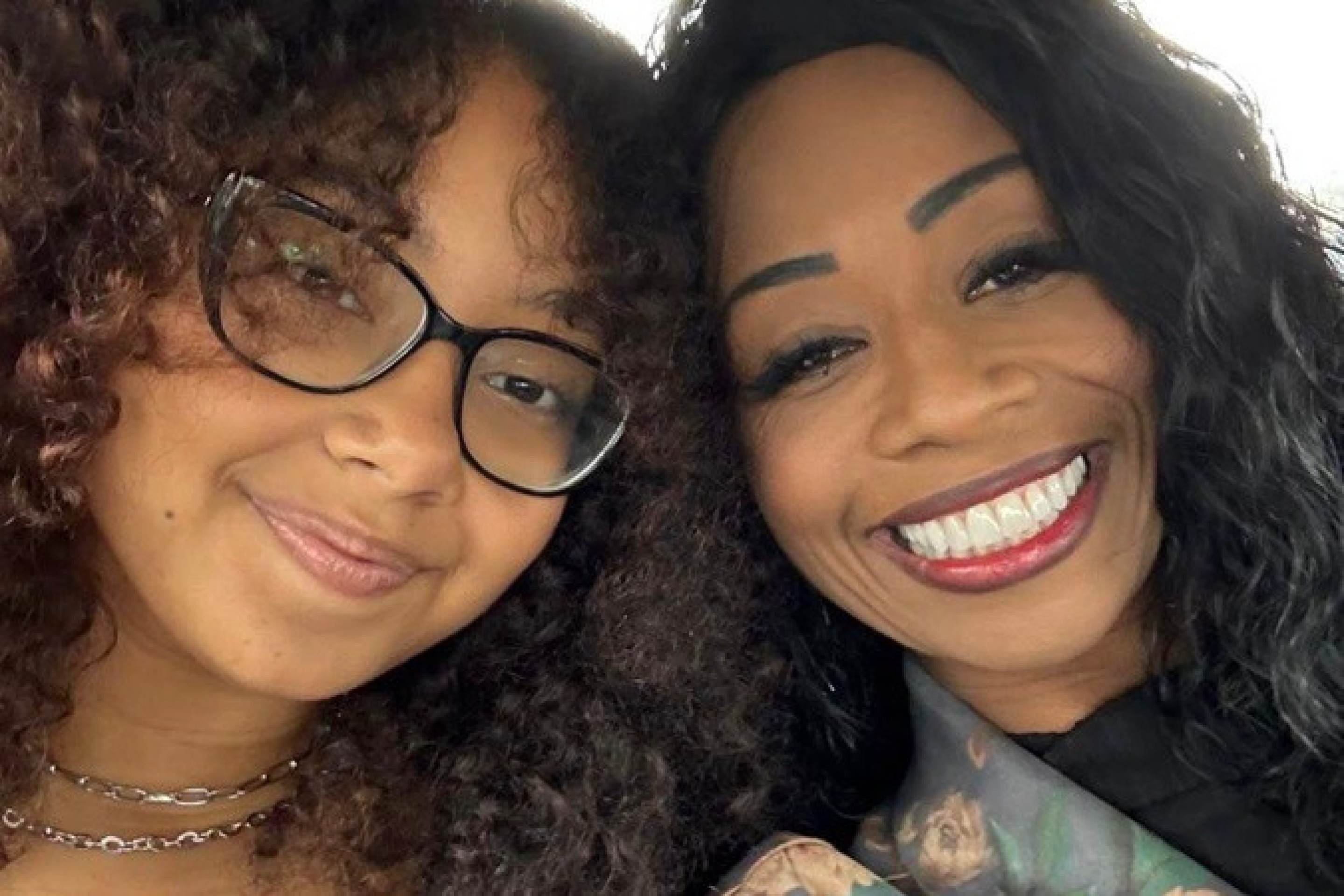 Thaís Borges e filha, que está fazendo intercâmbio em San Diego