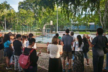 Momento de oração em homenagem a Isaac