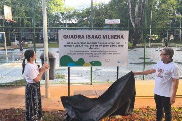 Placa foi construída por vizinhos e amigos da família -  (crédito: Luiz Fellipe Alves/CB/DA Press)