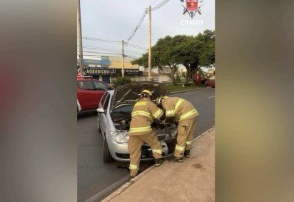 Capotagem de veículo deixa uma pessoa ferida