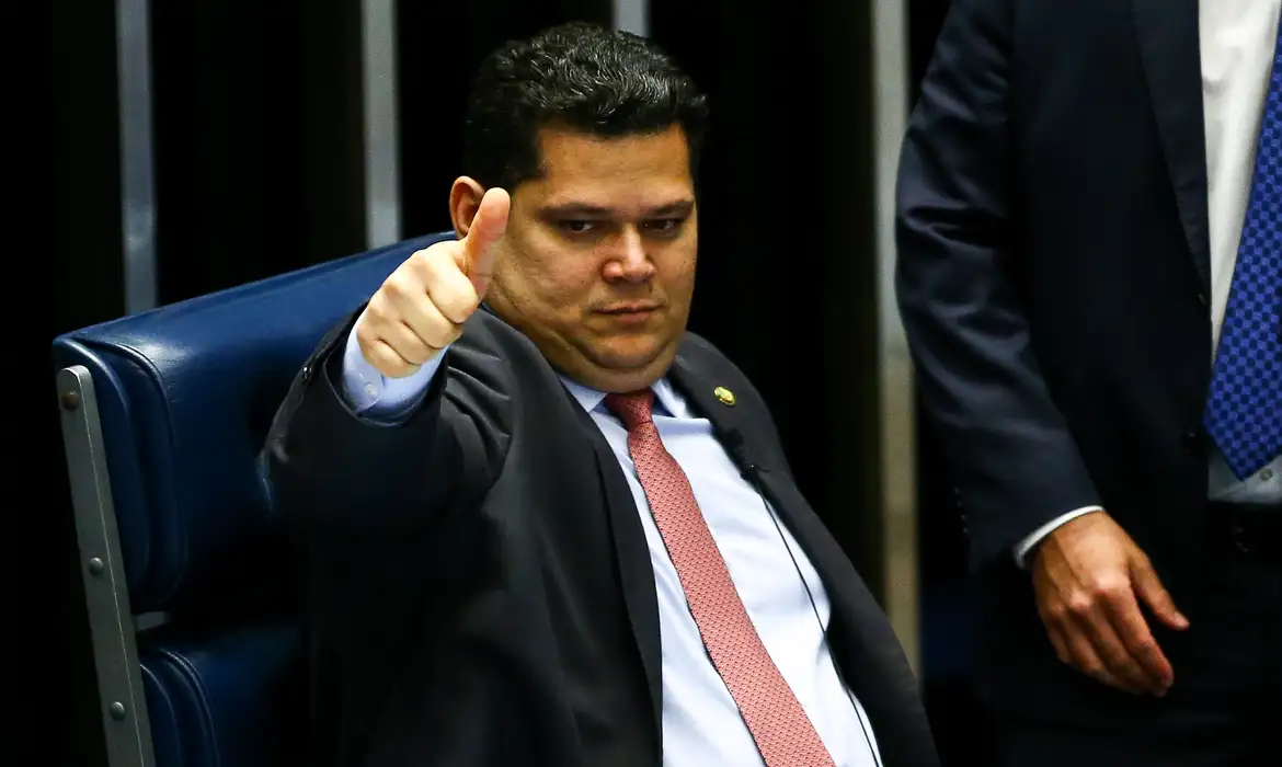 Alcolumbre ressaltou que a presença de ministro da Saúde no evento simbolizava o compromisso do Planalto com o estado
 -  (crédito: Marcelo Camargo/Agência Brasil) -Alcolumbre ressaltou que a presença de ministro da Saúde no evento simbolizava o compromisso do Planalto com o estado
 -  (crédito: Marcelo Camargo/Agência Brasil)