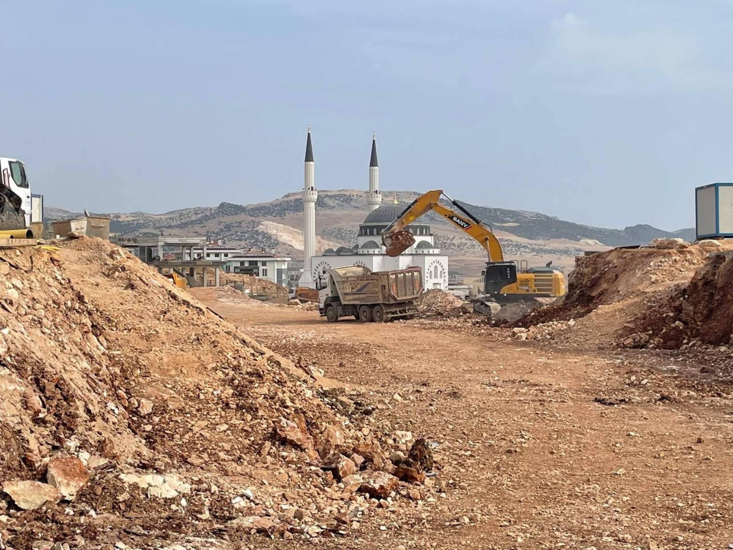 Reconstru&ccedil;&atilde;o ocorre no ritmo 24/7